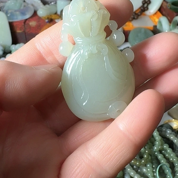 和田玉（糖玉）颈饰未镶嵌