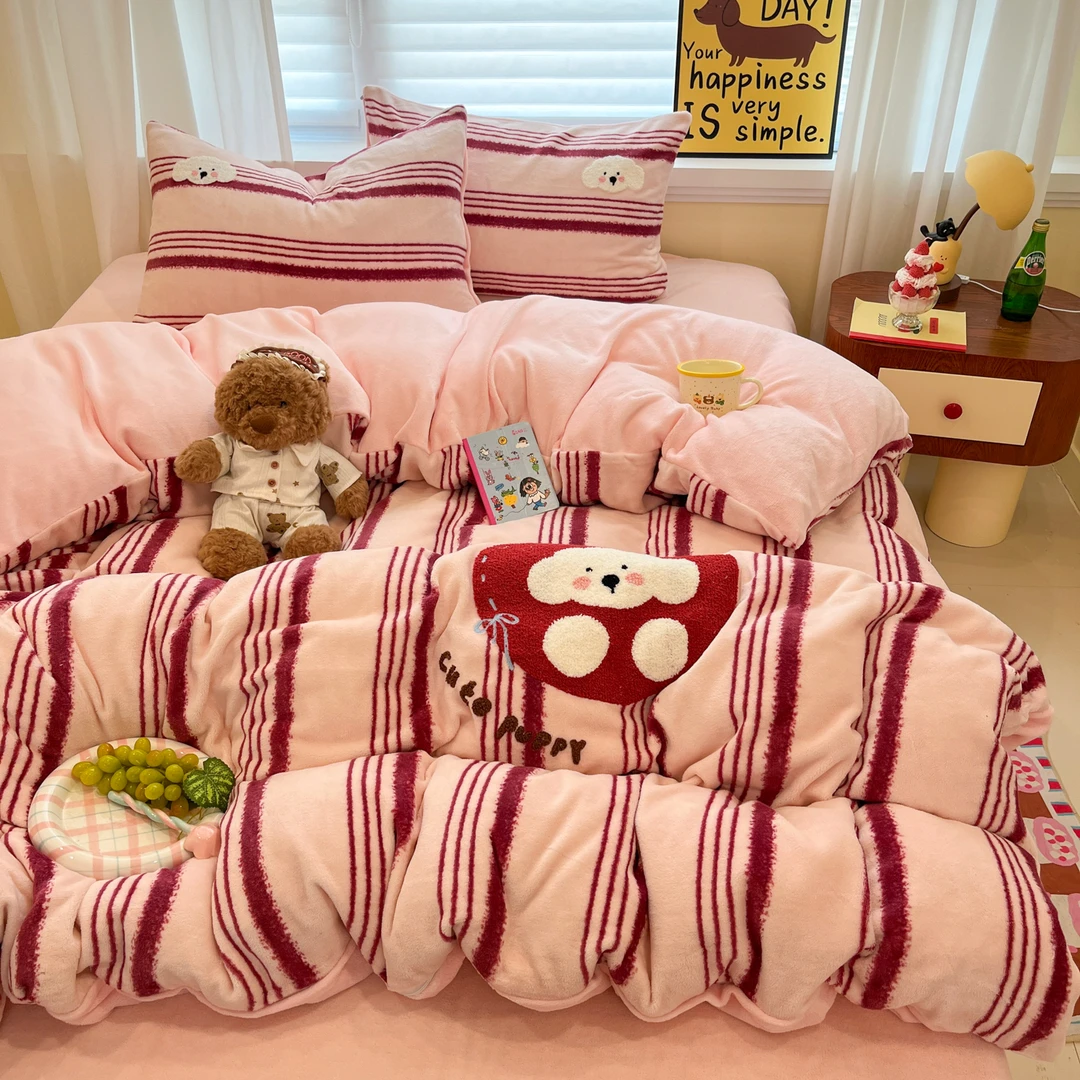 紫罗兰秋冬新款牛奶绒卡通毛巾绣加厚高克重印加绣系列四件套