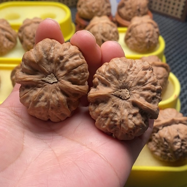 吊坠桃核蛤蟆头38.。。。。。。