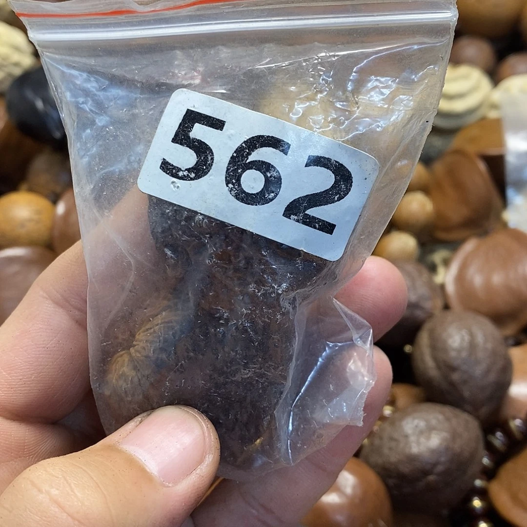 橄榄核吊坠刘*瑞