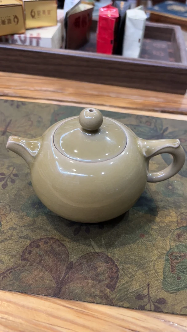 龙泉秘色瓷西施壶