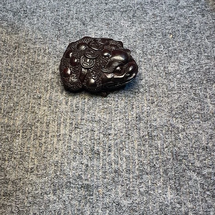 哈***喽檀香紫檀（小叶紫檀）全陈化老料把件