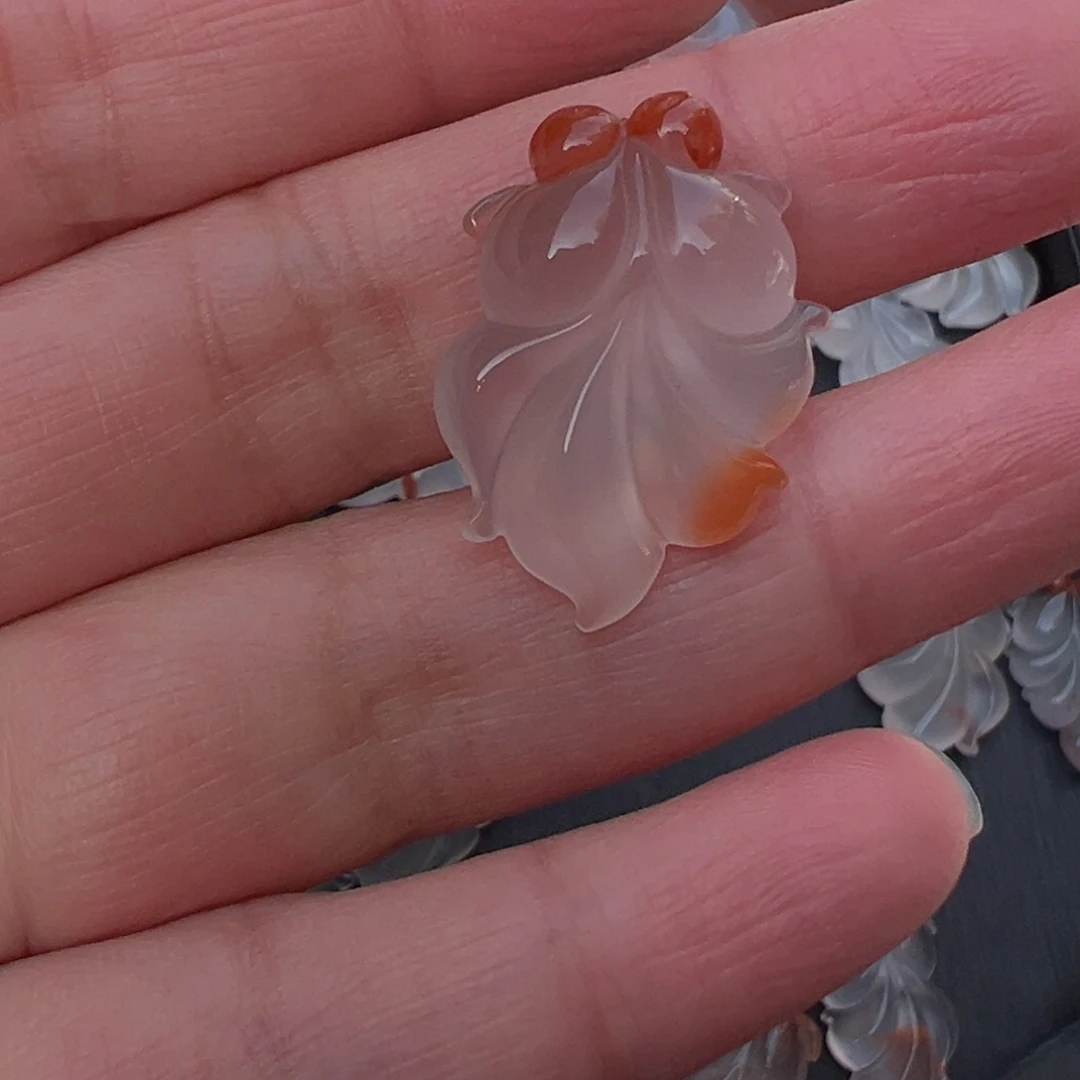 南红玛瑙颈饰合金