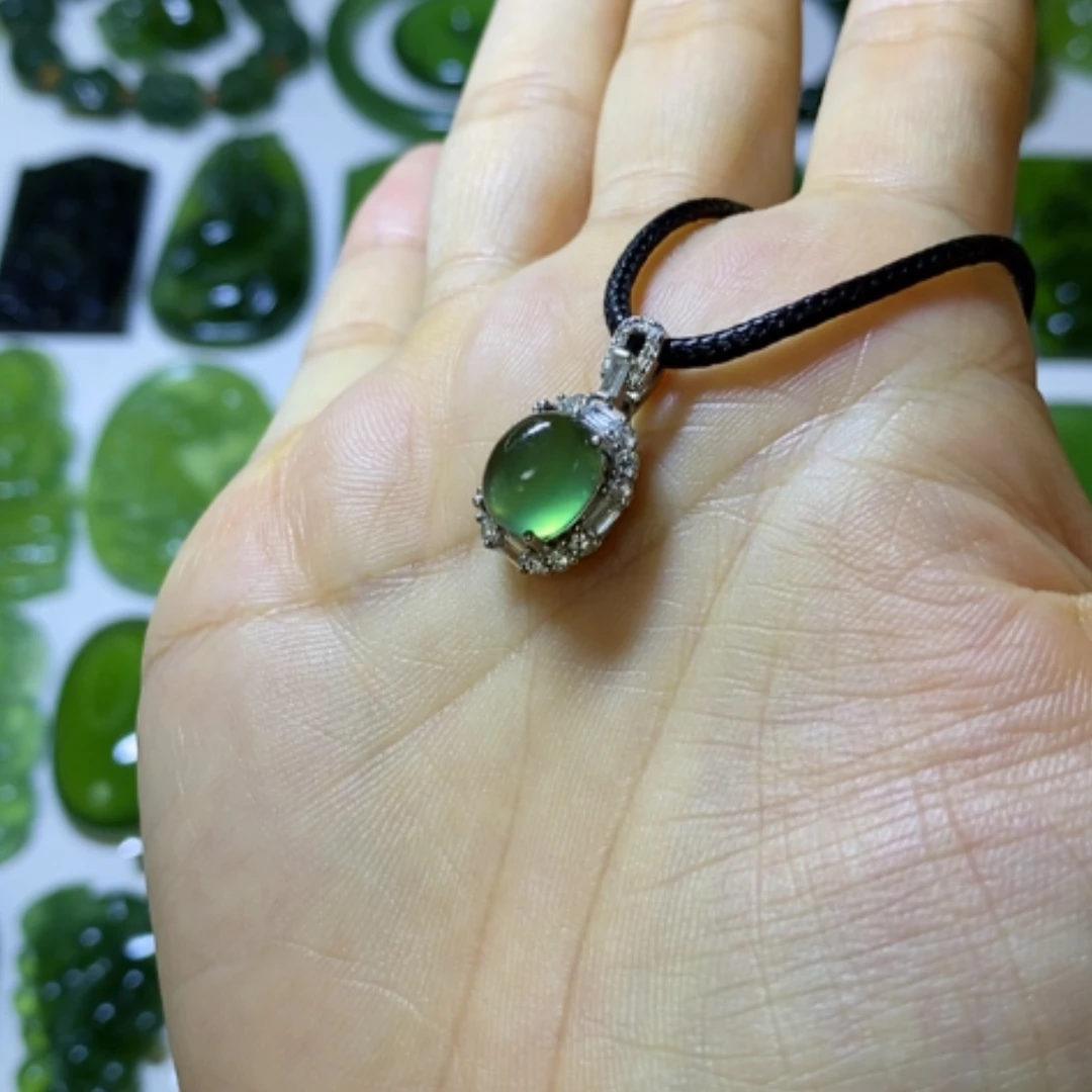 【闪购商品】未镶嵌蛇纹石玉颈饰