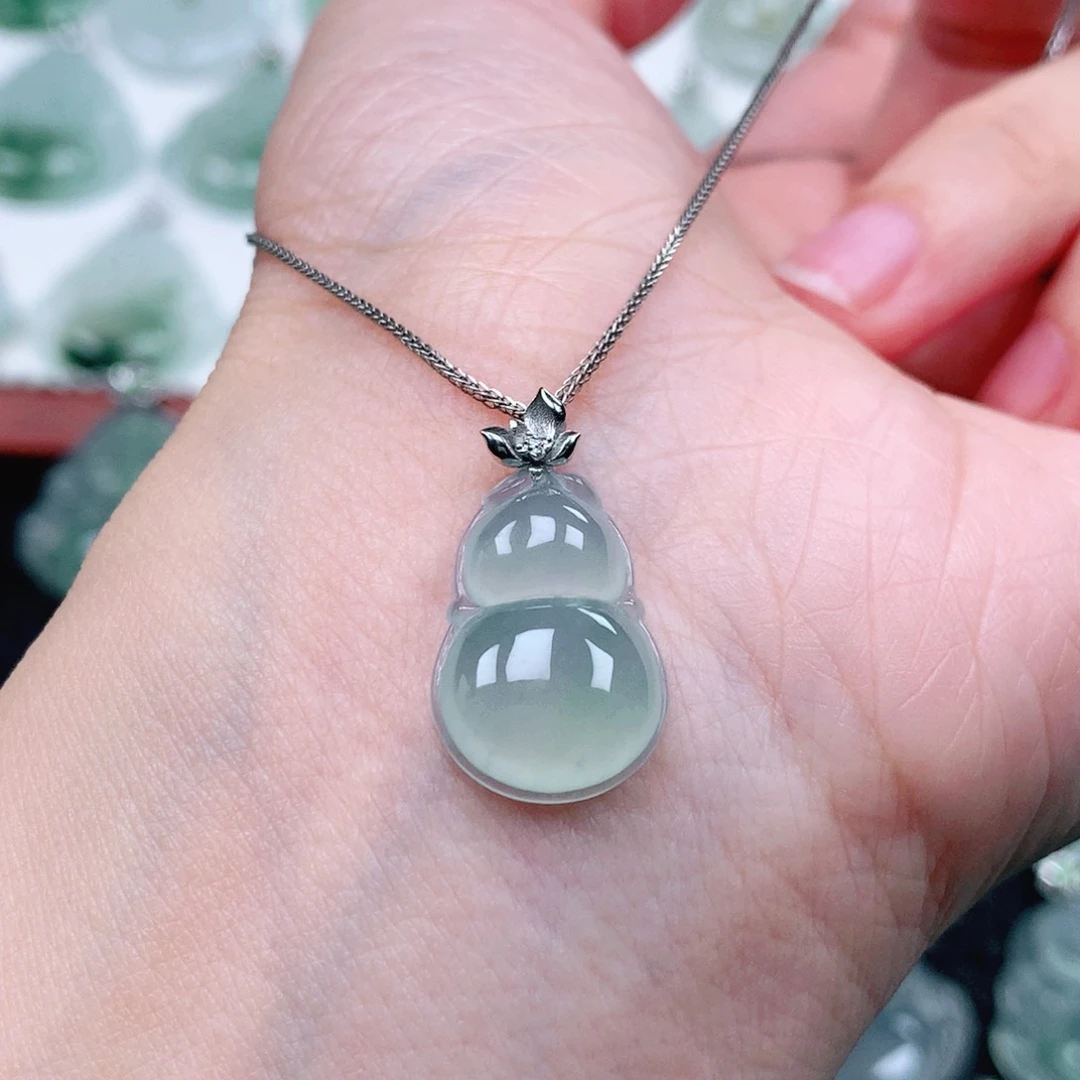 吊坠(不含链)18K金镶嵌翡翠