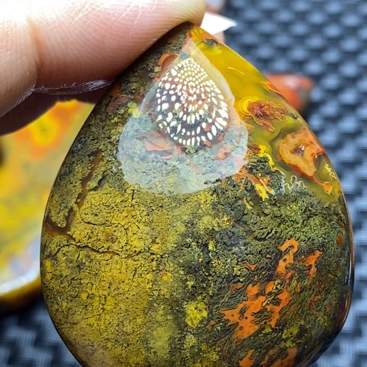 玛瑙/玉髓颈饰未镶嵌落**秋