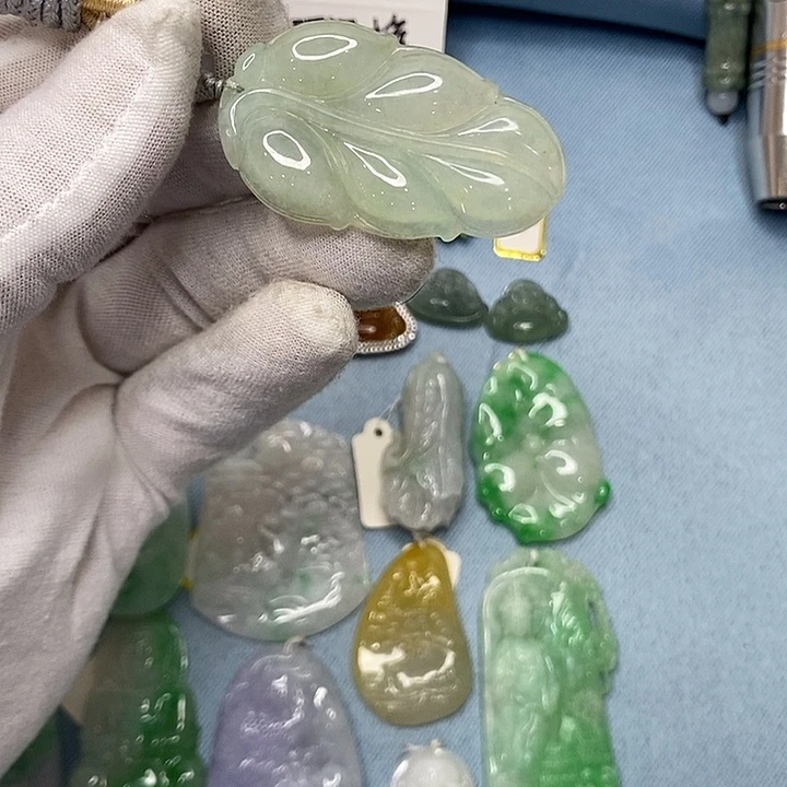 翡翠未镶嵌挂件16