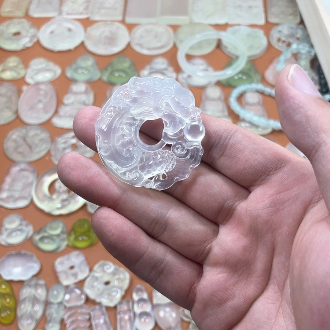未镶嵌蛇纹石玉帅主播