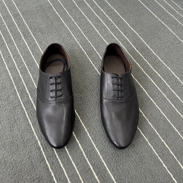 莞产高货2025年时尚潮流真皮系带平底单鞋女英伦风百搭小皮鞋