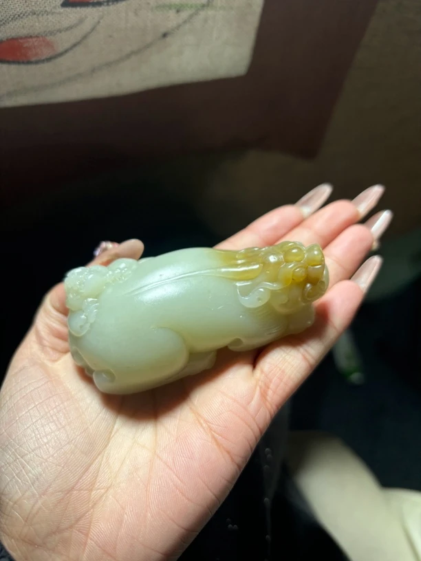 新疆和田玉且末貔貅