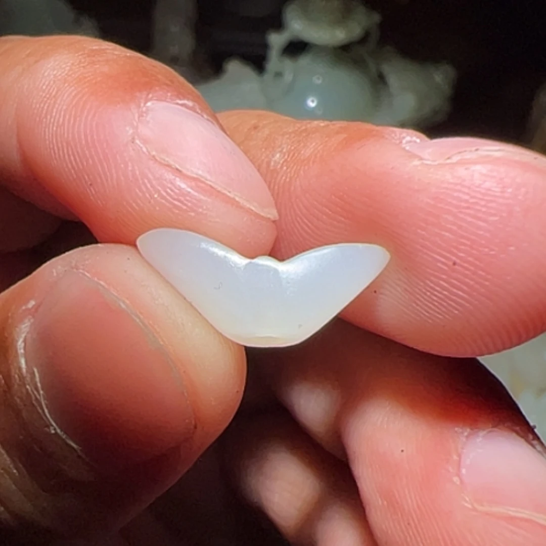 【闪购商品】和田玉（糖玉）颈饰未镶嵌虎*