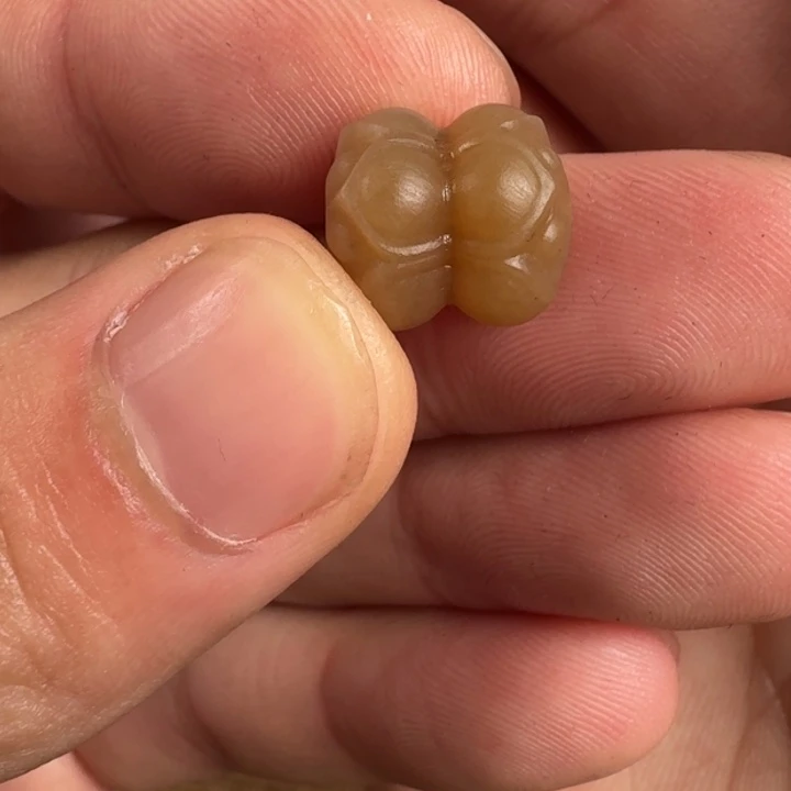 会***君和田玉（糖玉）未镶嵌珠宝半成品