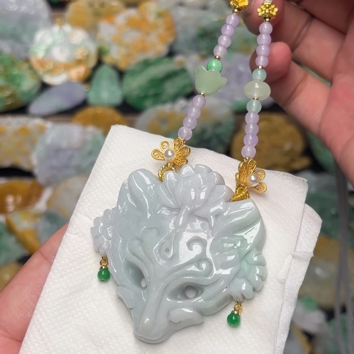 翡翠颈饰未镶嵌吊坠