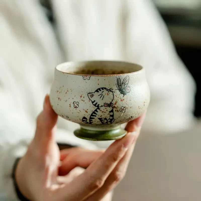 青花火石红陶瓷高足杯家用创意描金纯手绘猫戏蝴蝶茶杯