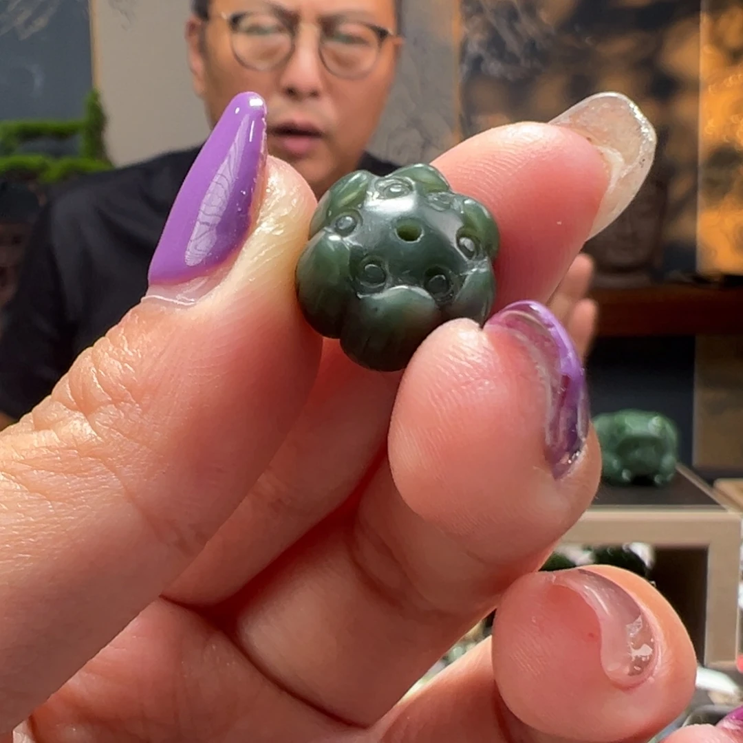 颈饰未镶嵌和田玉青玉莲花