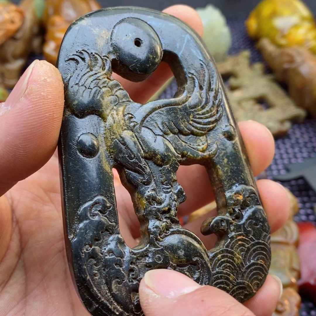 蛇纹石玉颈饰未镶嵌