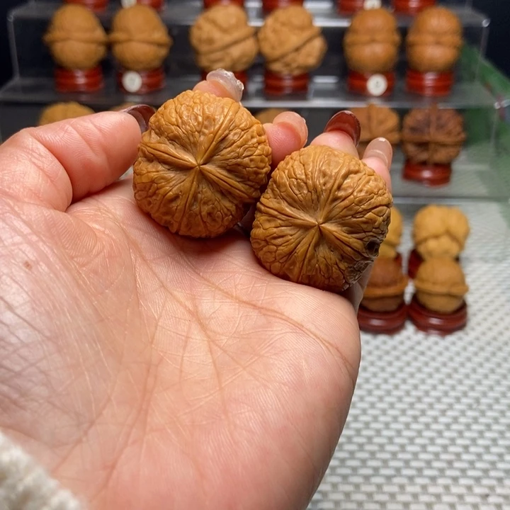 文玩核桃把件35状元红四棱