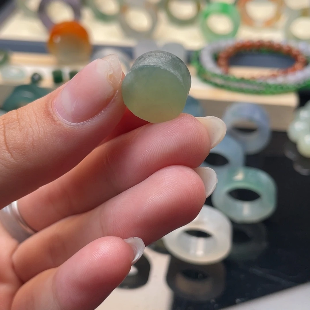 未镶嵌定制翡翠戒心