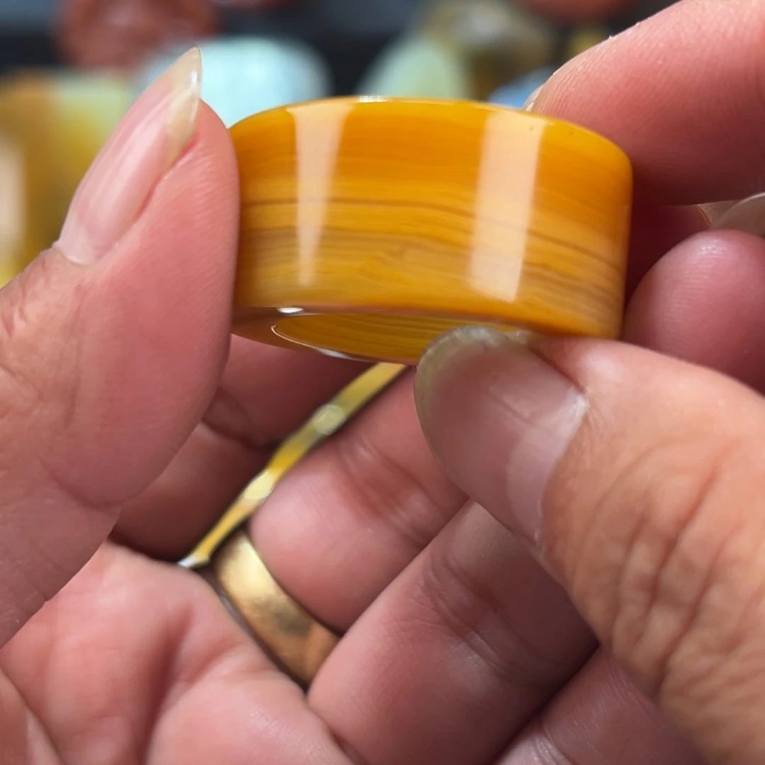 石英质玉（黄龙玉）合金颈饰