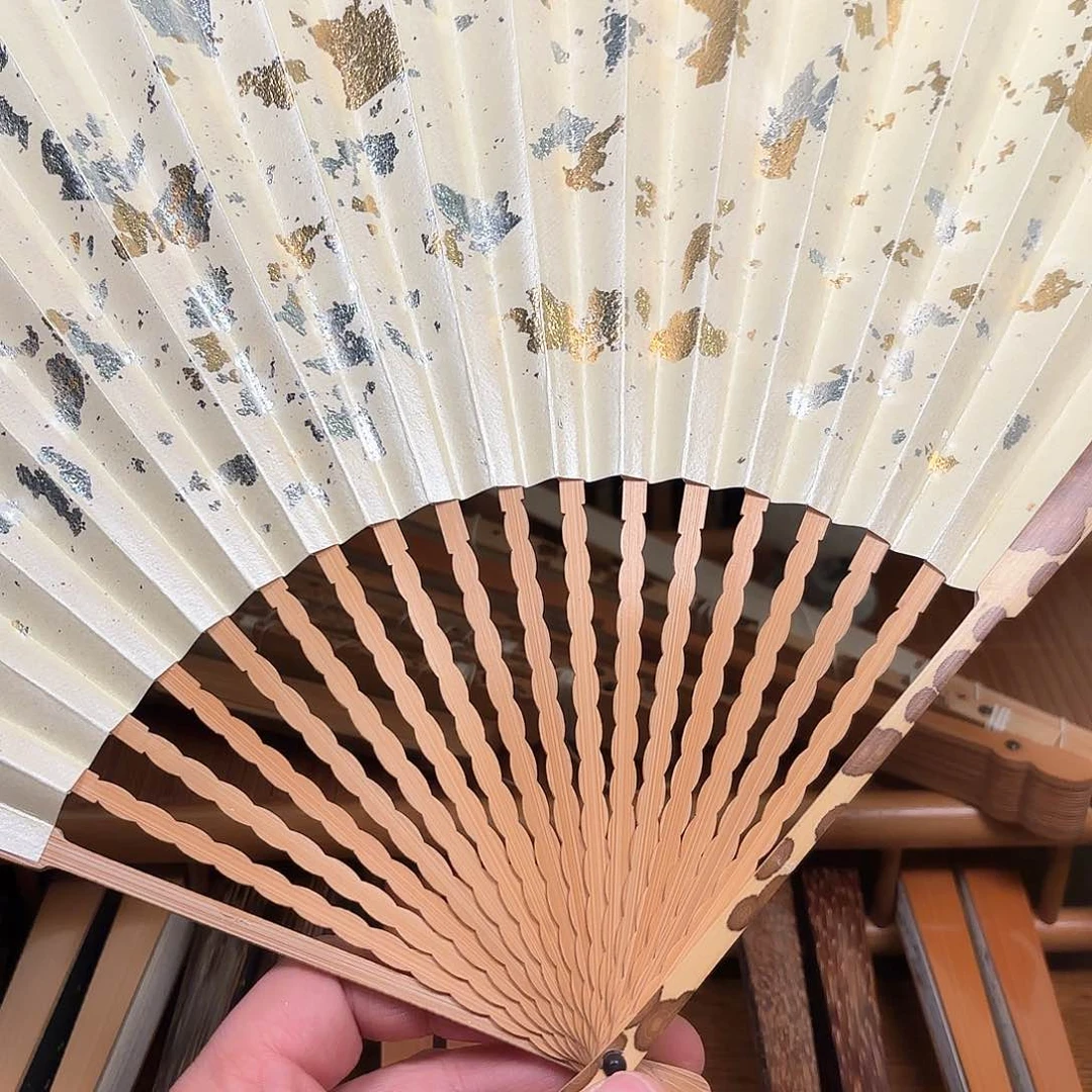 扇子白洒龙鳞梅妃