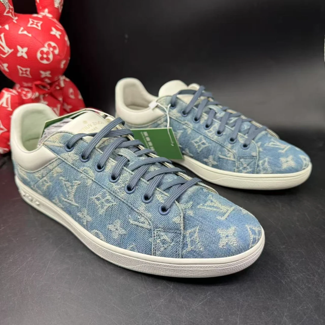 95新 LouisVuitton/路易威登 【AO特惠】42欧码蓝色牛仔印花板鞋