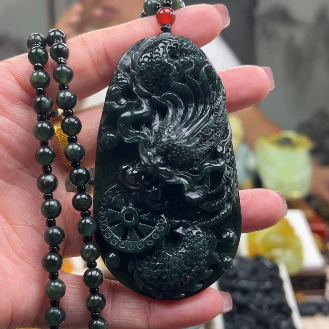 岫玉未镶嵌颈饰挂件