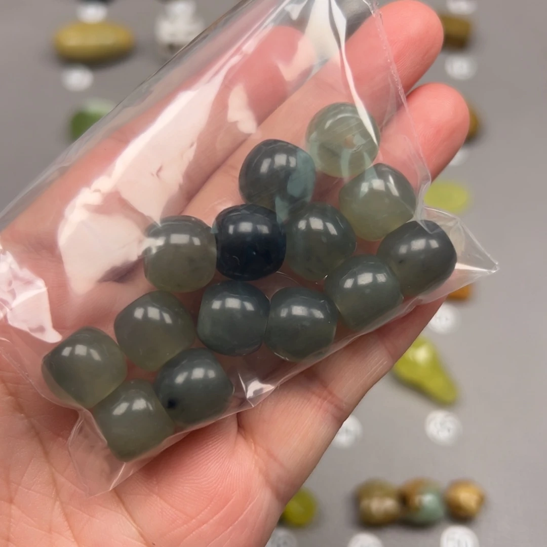 岫玉颈饰未镶嵌卡14发14个微瑕