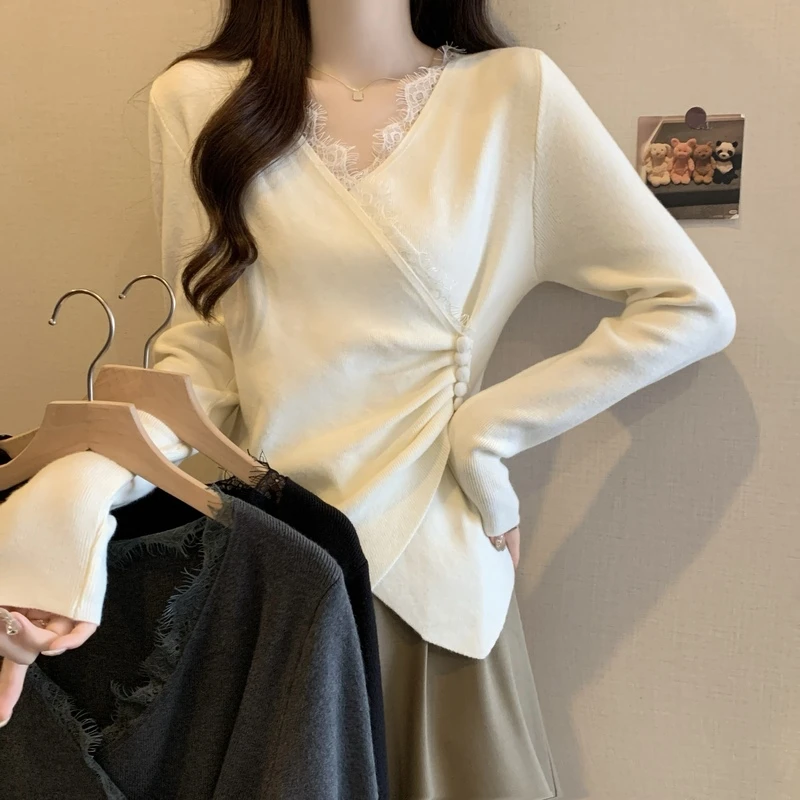 大码韩系微胖mm设计感小心机V领蕾丝拼接针织毛衣不规则打底气质