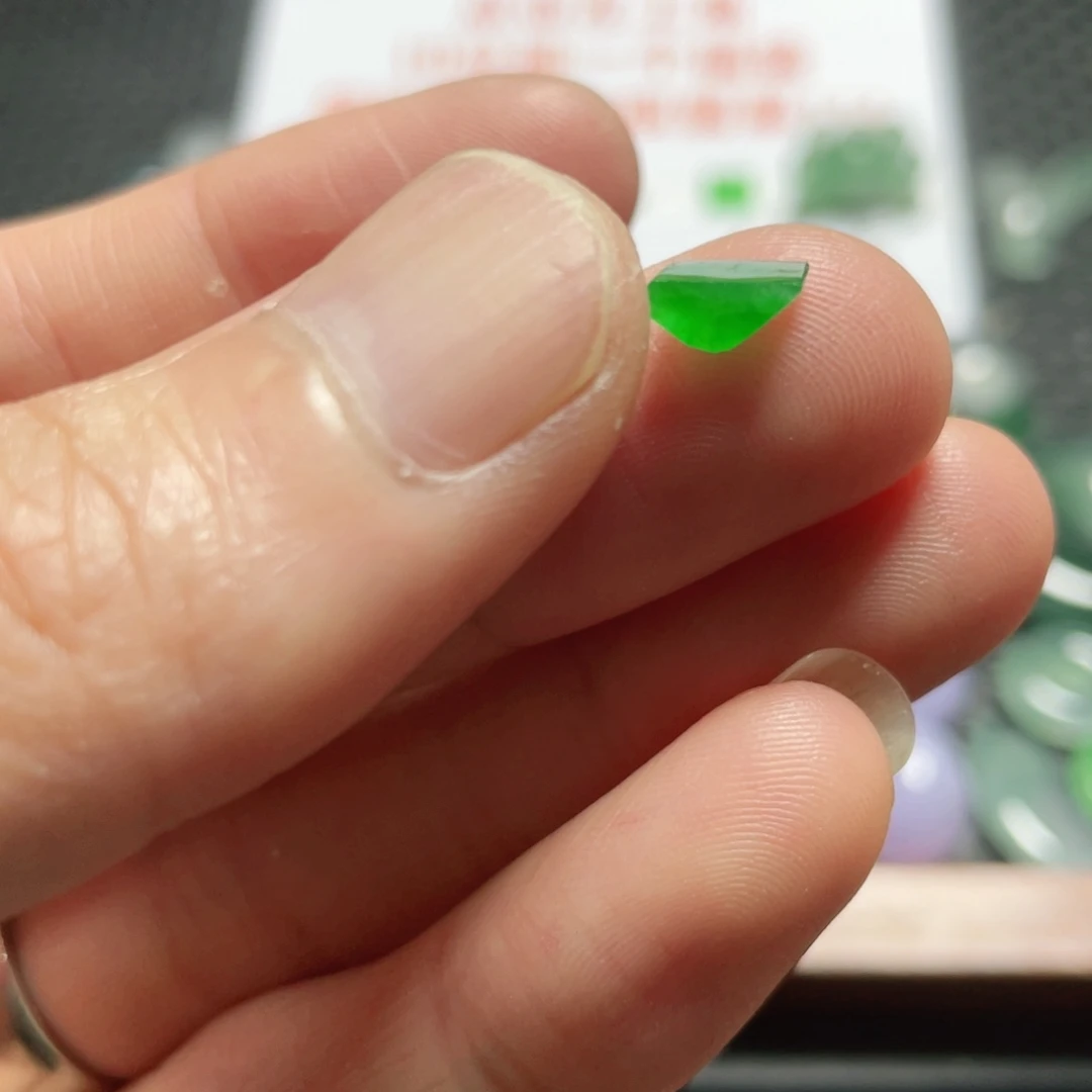 定制翡翠未镶嵌翡翠