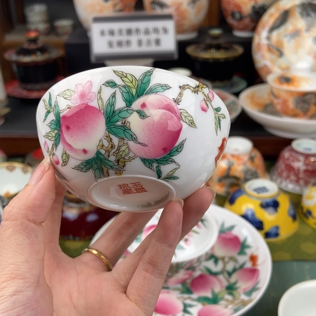 陶瓷的设计师是一个人的