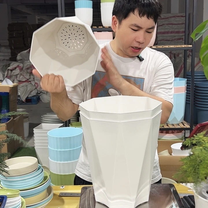 FCC245口24高29白色3个无托