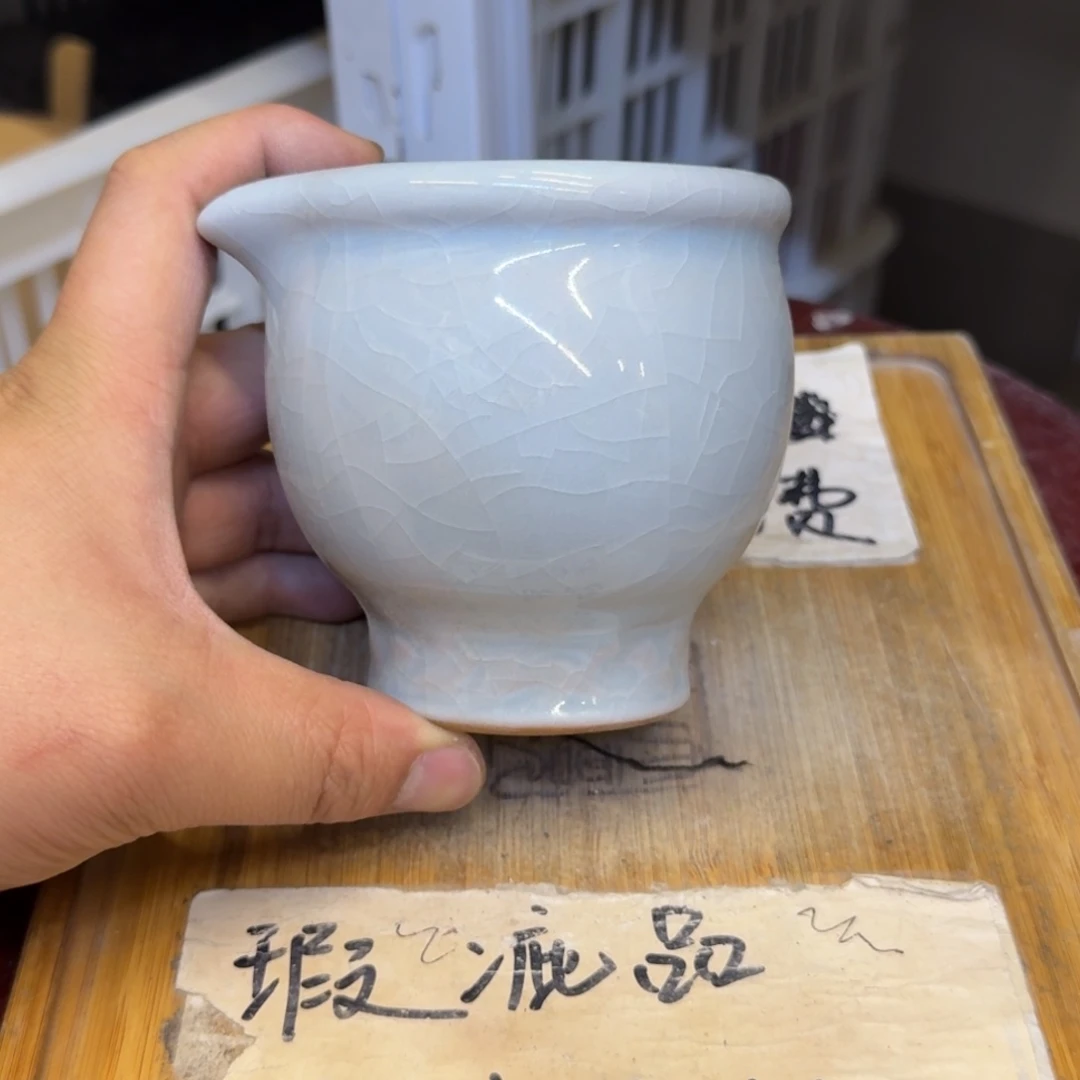 微瑕疵介意勿拍陶瓷器皿H817