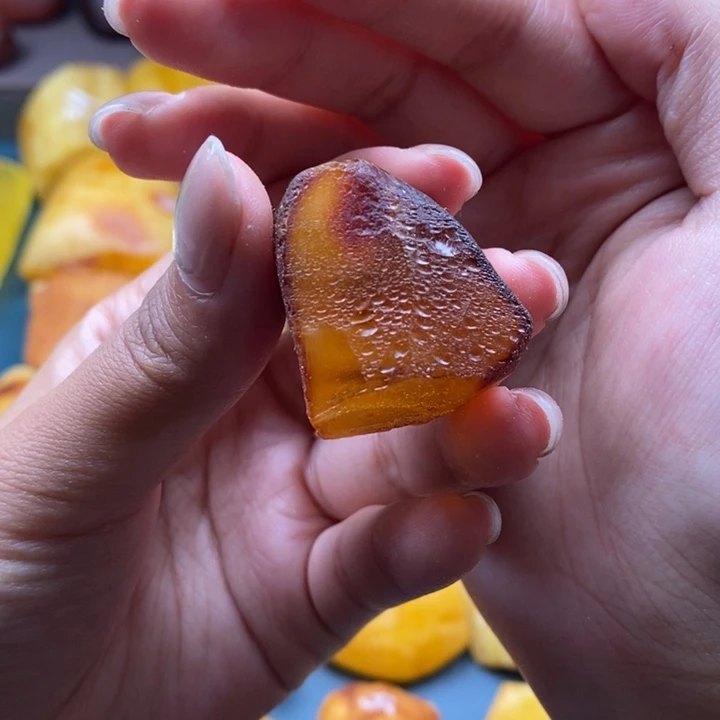 定制蜜蜡未镶嵌满金沙