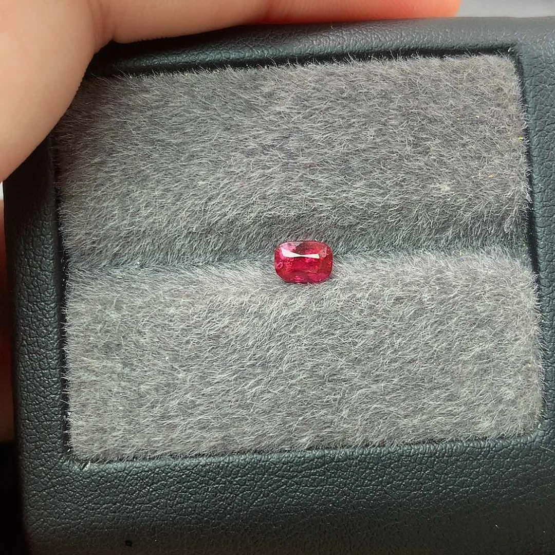 尖晶石裸石绝地武士尖晶0.73克拉