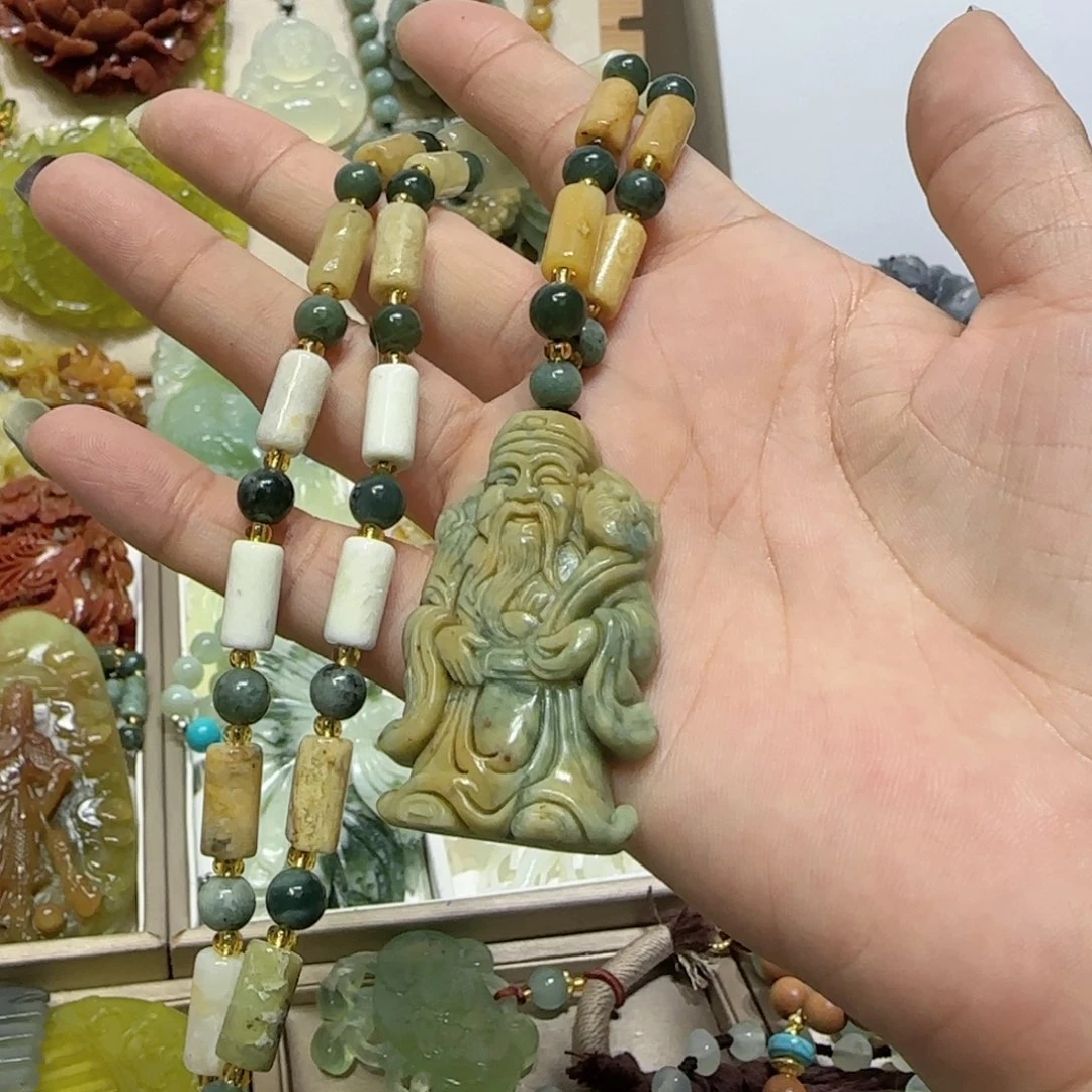 未镶嵌蛇纹石玉吊坠