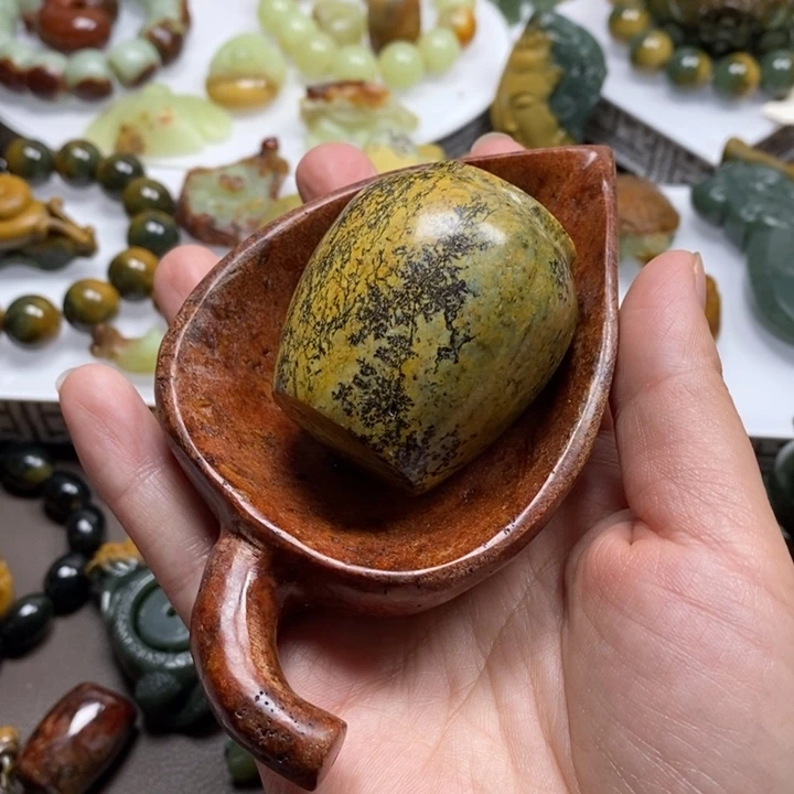 岫岩河磨玉（透闪石质玉）挂坠未镶嵌强