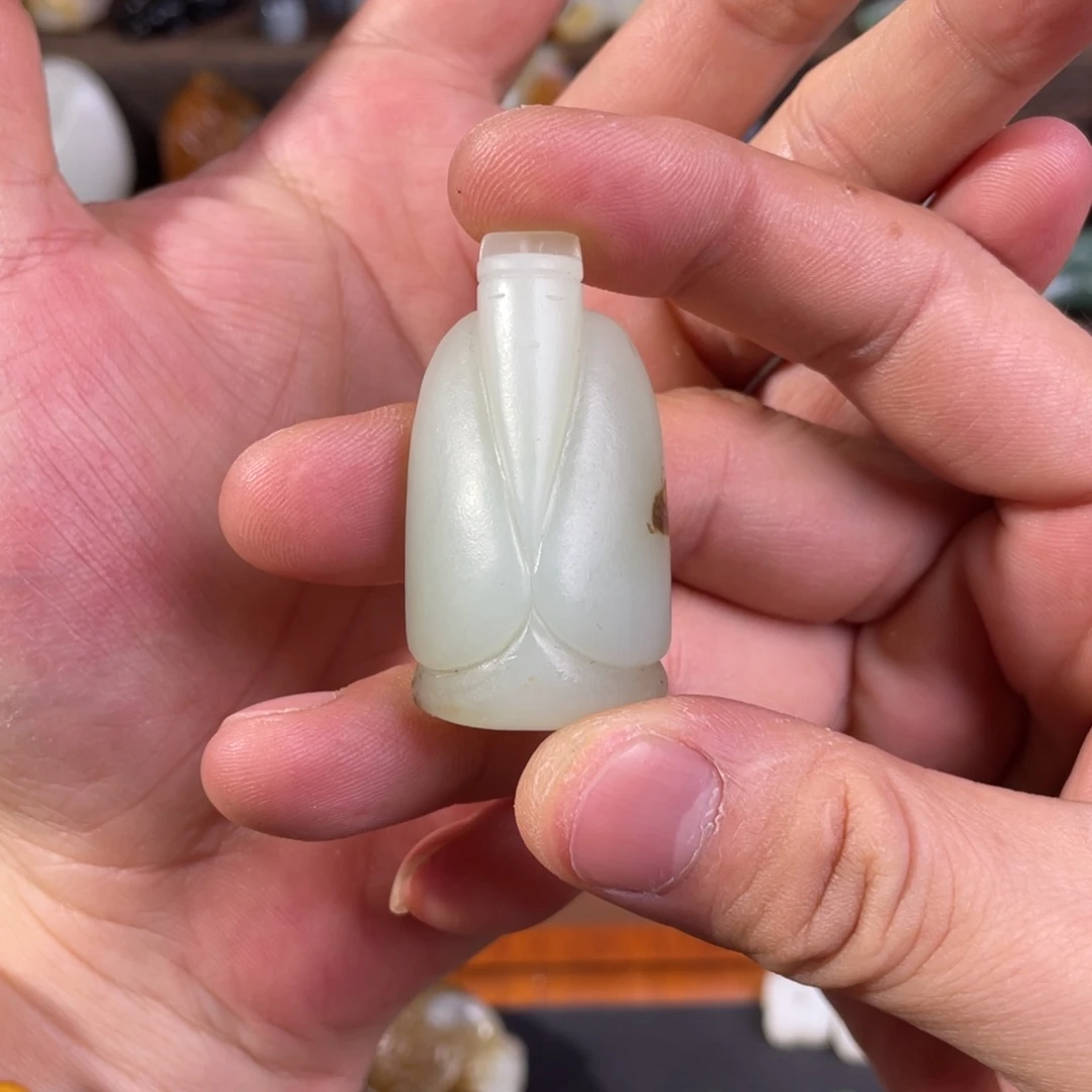 弯***车和田玉未镶嵌吊坠(不含链)