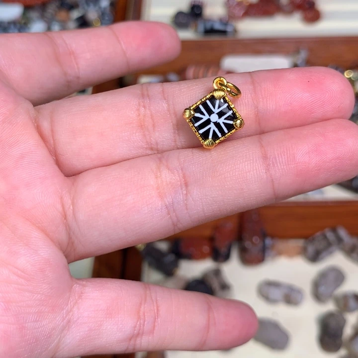 未镶嵌颈饰玛瑙/玉髓69
