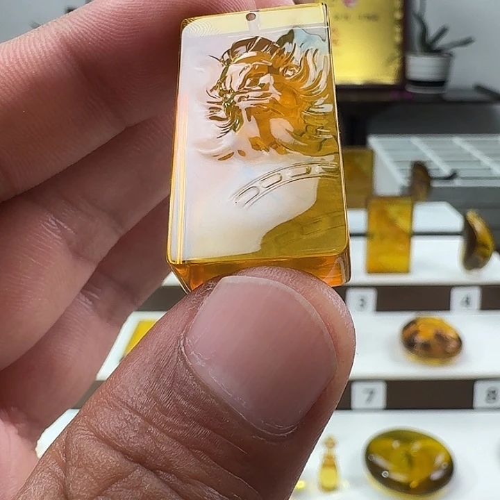 琥珀未镶嵌颈饰钟馗