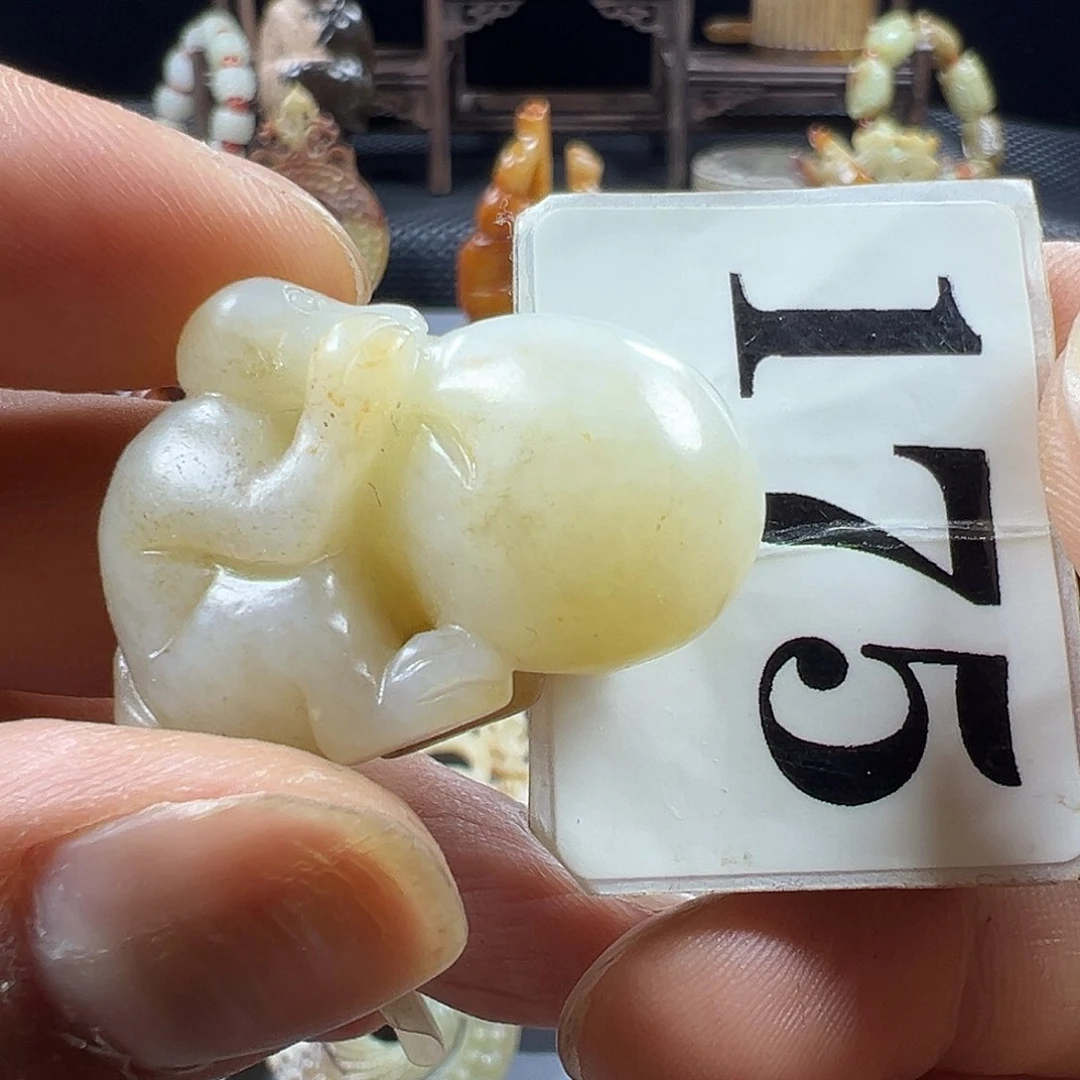 和田玉未镶嵌挂件