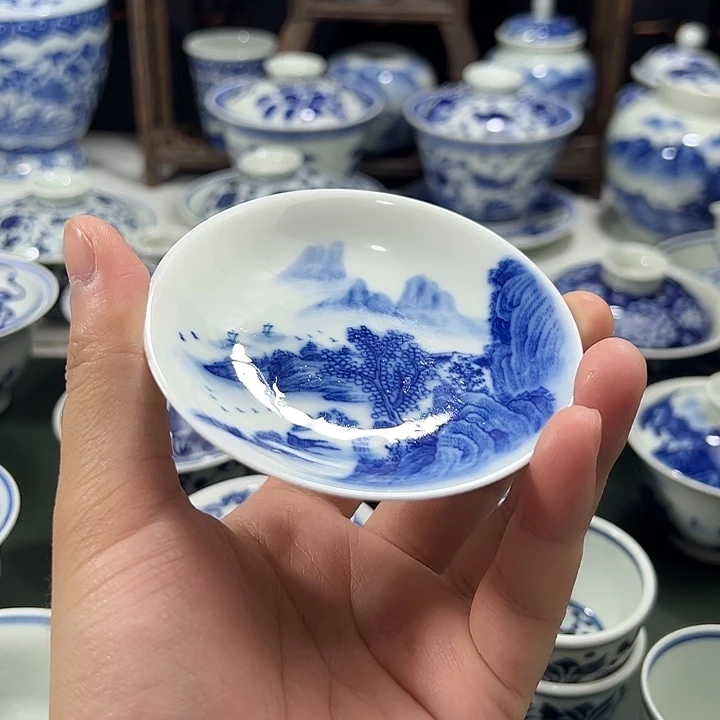 柴窑工笔山水杯碟