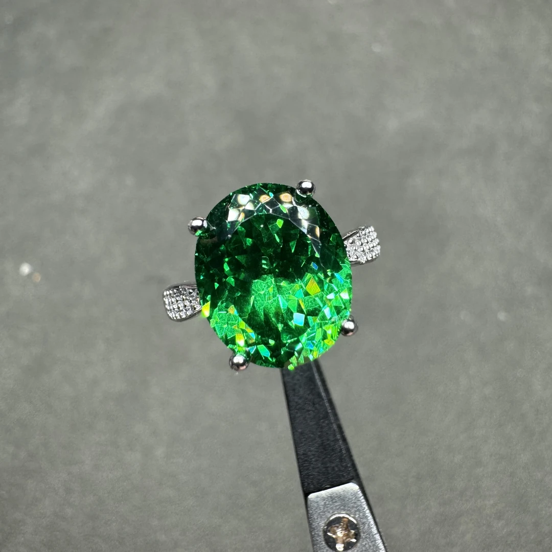 925银戒指 轻奢  卡扎尼绿10*12 亮绿色戒指  051