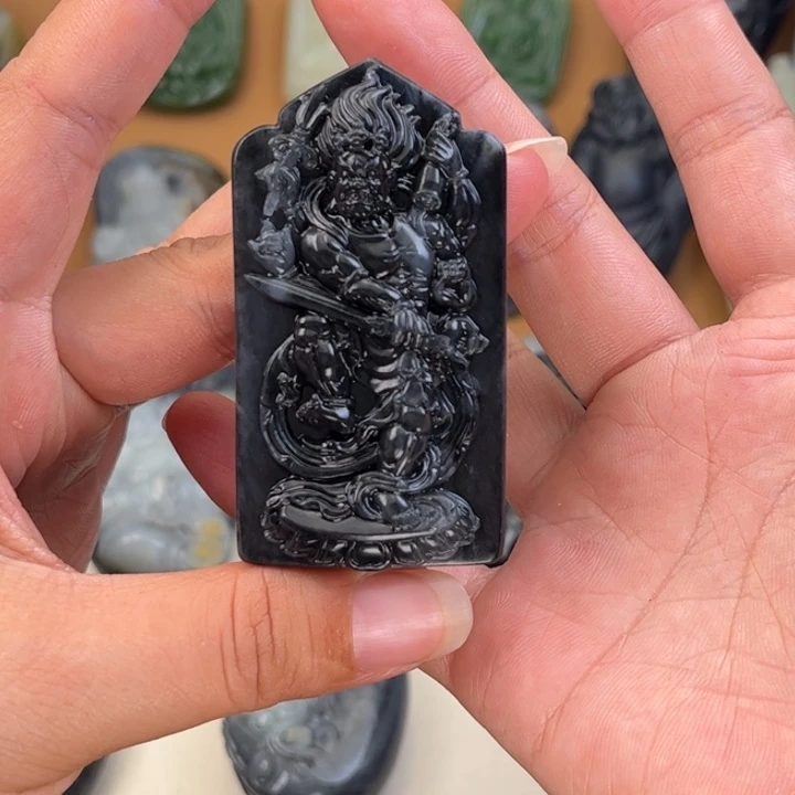 玉***翁颈饰未镶嵌和田玉