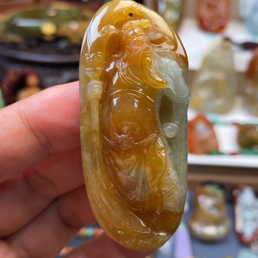 翡翠未镶嵌颈饰武财神