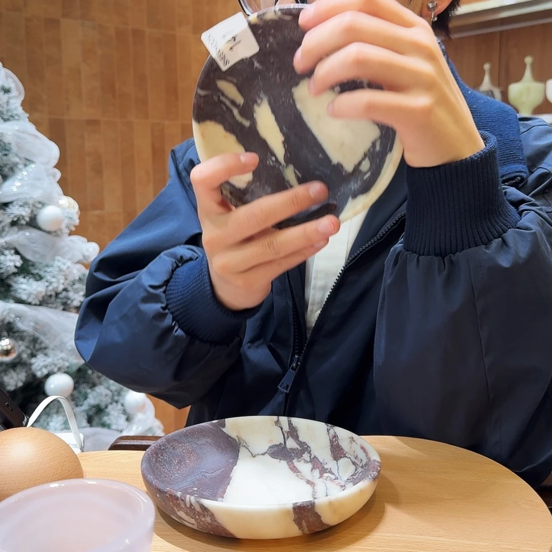 大理石141宝紫小圆碗。