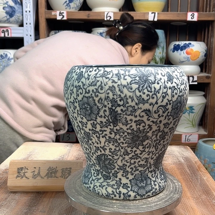 陶鱼尾复古青花陶瓷