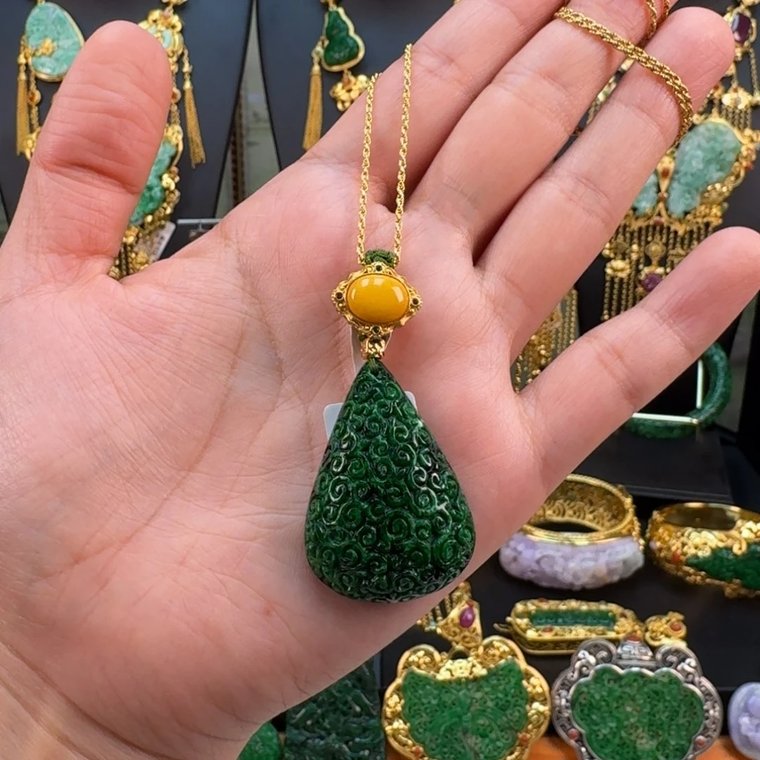 翡翠未镶嵌颈饰花青吊坠 炸价