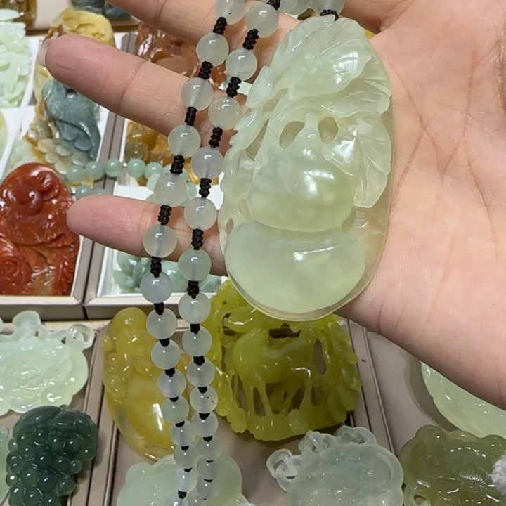 蛇纹石玉吊坠未镶嵌