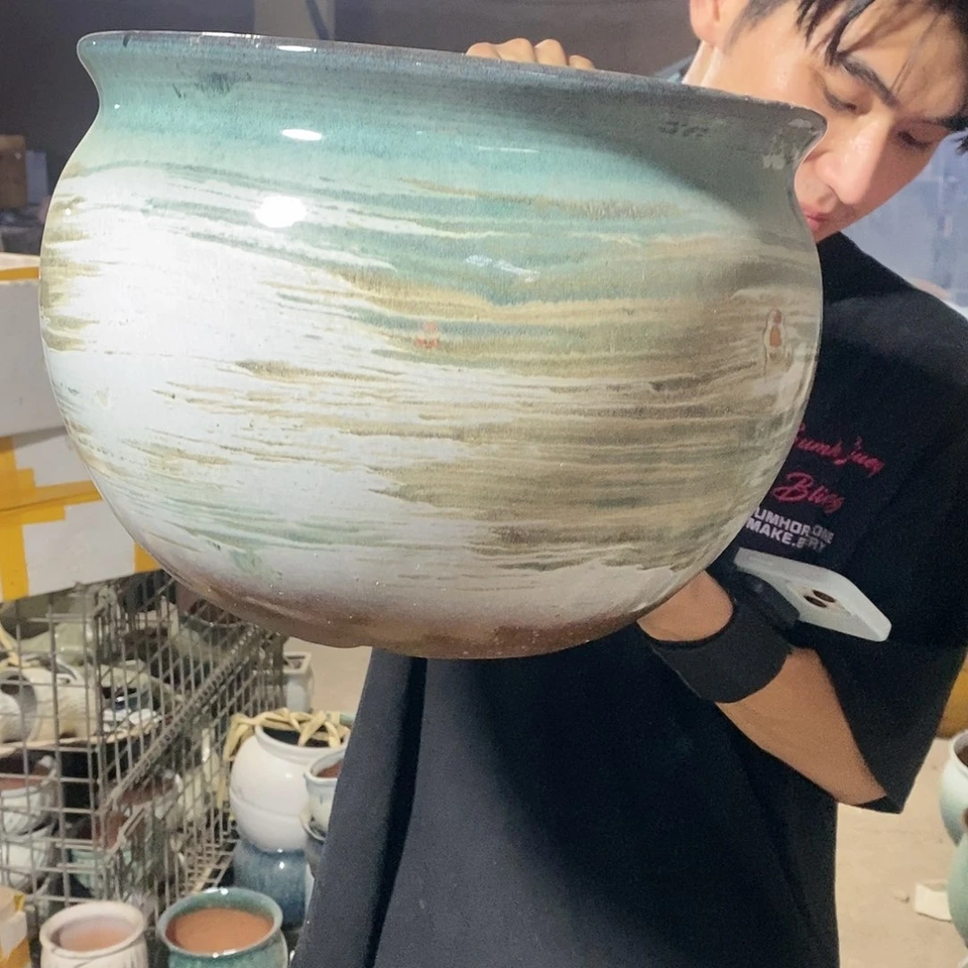 紫砂花盆瑕疵32/23…..