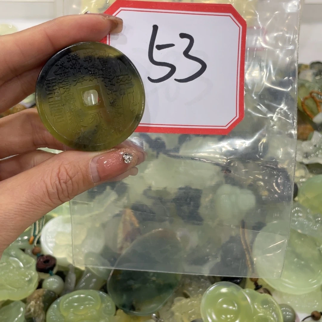 蛇纹石玉颈饰合金